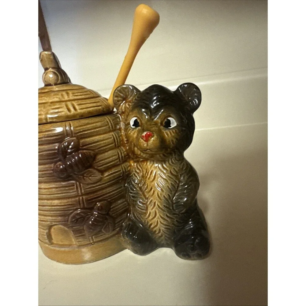 Honey Pot Bear & Bee Hive Armbee Japan with stir stick Vtg Retro Kitchen Decor